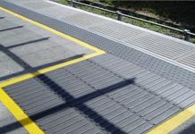 Za takojšnjo ureditev dostopa za invalide, slepe in slabovidne na železniških postajališčih