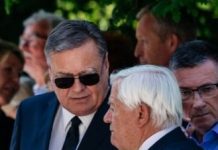 Kaj imata skupnega hvalnica Jankoviću in direktorski položaj?