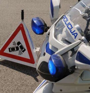 Tragična nesreča na ljubljanski obvoznici: 49-letni motorist umrl na kraju nesreče