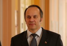 Branko Grims jasno: Ilegalni migranti niso manjšina (video)