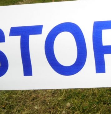 Tragičen dogodek v Domžalah: Eksplozija v vozilu terjala življenje 59-letnega moškega