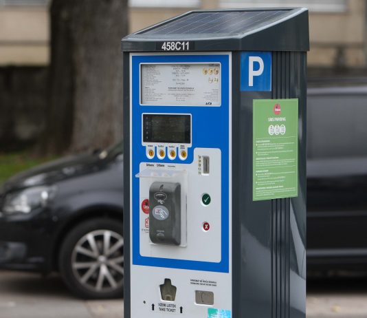 Ljubljana v primežu parkiranja: Koliko parkirnih mest potrebuje stanovanje?