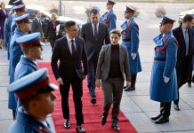 Je Šarec srbski premierki Ani Brnabić obljubil učenje srbščine v slovenskih osnovnih šolah?