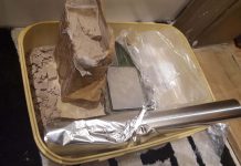 V hišnih preiskavah so policisti našli tudi konopljo, heroin, kokain, naboje ter del orožja