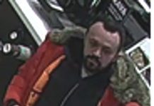 Prepoznate osebe s fotografij? Policija jih išče v povezavi s tatvino