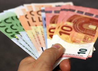 Deček Aleks v boju s časom: Nujna zbiralna akcija za življenjsko pomembno zdravljenje