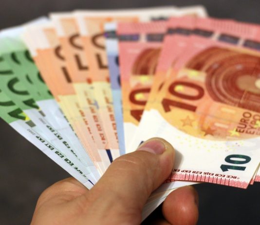 Ponarejeni bankovci: Ljubljanski ponarejen denar odkrit v Mariboru