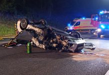 Huda prometna nesreča: Življenje izgubil voznik, ki je vozil v nasprotno smer