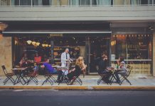 Tega se boste morali držati, če boste želeli spiti pijačo na terasi lokala