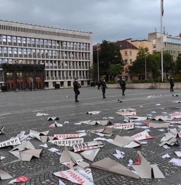 (Foto tedna) Petkovi protestniki: Narave ne damo!