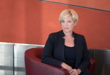 Romana Tomc: »Žalostno je, da so nacionalni mediji pripravljeni izkoristiti celo umrle, da uspešno vlado neuspešno diskreditirajo«