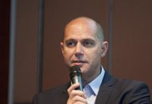 Spoznajte vulgarnega Jožeta P. Damjana, predavatelja na ekonomski fakulteti v Ljubljani