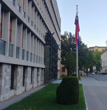 Državni svet zavrnil novelo zakona o vrtcih