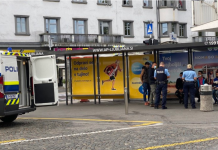 NOVO! Policisti migrante našili kar na glavni avtobusni postaji!