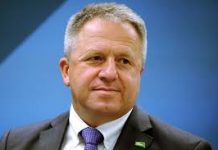 Minister Počivalšek odkrito o razlikah med Janševo in Šarčevo vlado