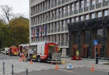 Sumljiva pošiljka v hramu demokracije