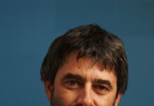 Zdravnik, ki je vzbudil dvome o cepivu, se je opravičil