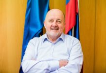 Tako se je Jelinčič ponorčeval iz poslancev stranke LMŠ