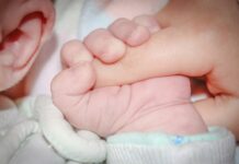 Presenetljiv in nepričakovan domači porod: Mali David prišel na svet v Ljubljani #foto