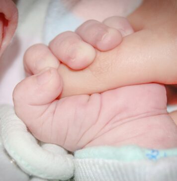 Presenetljiv in nepričakovan domači porod: Mali David prišel na svet v Ljubljani #foto