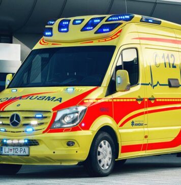 Grozljivo! Umrl med popravilom električnega letala