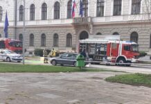 Kaj se dogaja na Erjavčevi? Pred predsedniško palačo gasilci in policija