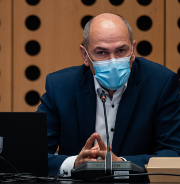 Janša tvitnil: Odpravljena ali zrahljana bo večina omejevalnih ukrepov