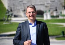 (Intervju) Marjan Podobnik: Sedanja vlada ima kljub izjemno nenaklonjenemu spremljanju njenega dela s strani večine medijev zelo jasno začrtano smer delovanja