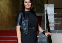 Zakaj Vlada Republike Slovenije meni, da morajo sedaj stroške varovanja zaradi neprijavljenih organiziranih shodov s strani Jaše Jenulla, Tee Jarc, kriti davkoplačevalci?