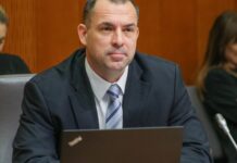 Poslanec Dejan Kaloh podal pobudo za vpis trgatve stare trte v register nesnovne kulturne dediščine