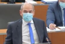 (Video) Poglejte komu je tokrat čistega vina nalil premier Janša