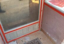 (Foto) Tako zgledajo razpadajoči prostori politične stranke