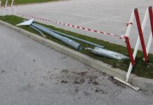 Mladeniča ukradla avtobus, se z njim zaletavala in povzročila za okoli 25 tisočakov škode