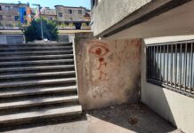 (Foto) Pred vrtcem v središču Ljubljane kup narkomanskih igel. Bo kdo ukrepal?