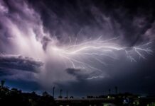 Arso izdal oranžno opozorilo: Nevihtni vikend pred nami s tveganjem za poplave