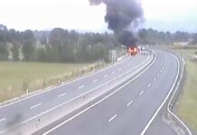 (Foto) Pozor, zaradi nesreče in gorečega vozila zaprta avtocesta