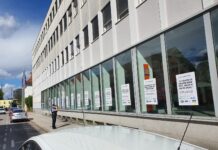 Ponoven napad na ministrstvo: Policija prispela komaj po 20 minutah