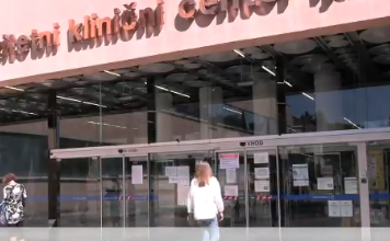 40-letnik po prijetju umrl v bolnišnici