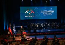 (Foto, Video) Premier Janša na državni proslavi ob dnevu samostojnosti in enotnosti: Vse kar smo dosegli, smo si izborili sami