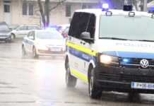 Voznik avtobusa odvzel prednost motoristu, ki je hudo poškodovan