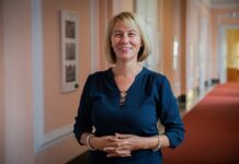 Prešernove nagrade: Leta 2018 smo se spraševali ali je dojenje psa umetnost