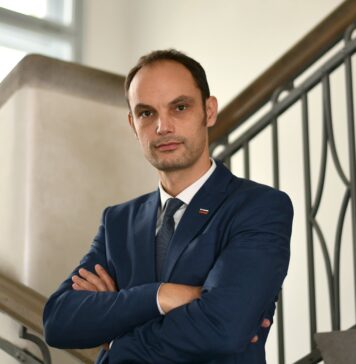 (Intervju) Dr. Anže Logar: Zakaj na volitve? Zakaj izbrati SDS?