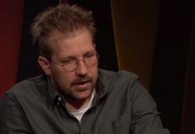 Je to norčevanje iz državljanov? Na javni RTV so največjega kršilca predpisov predstavili kot borca za demokracijo