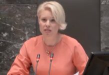 (Video) Po novem v državnem zboru veljajo dvojna merila? Poglejte kaj si je med zasedanjem privoščila predsednica DZ