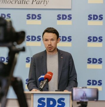 SDS predlaga ukinitev privilegiranih pokojnin: Bo referendum prinesel spremembe?