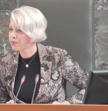 SDS in NSI skupaj vložili predlog za razrešitev Klakočar Zupančičeve z mesta predsednice parlamenta