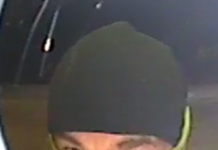 Ga prepoznate? Moški na slikah osumljen vlomov in povzročitve večje premoženjske škode