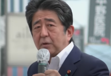 (Video) Nekdanji japonski premier Abe strelskega napada ni preživel