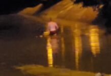 (Video) Kaj se je dogajalo v Ljubljani? Na pol slečen moški v poplavljenem podvozu