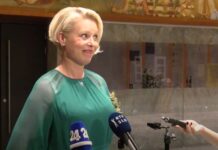 (Foto) Po spletu zaokrožile nove fotografije predsednice državnega zbora, ki so sprožile salve smeha